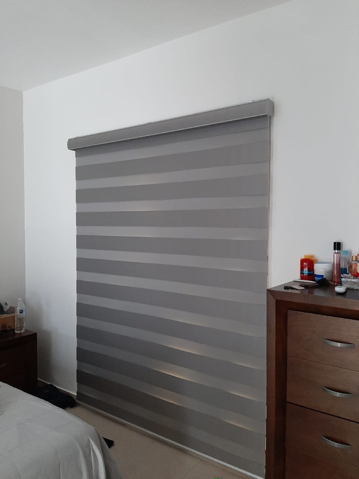 Persiana Sheer Elegance dimout motorizada SENZ